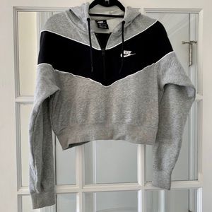 NIKE CROPPED HOODIE